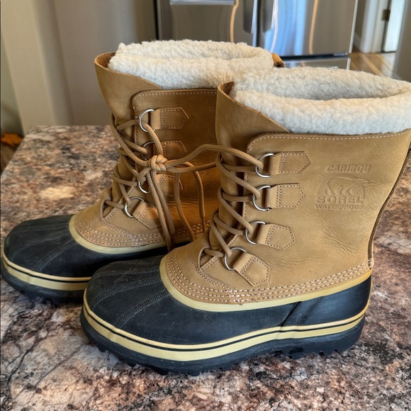Sorel Caribou Tan and Black Winter Boots - Picture 2 of 8